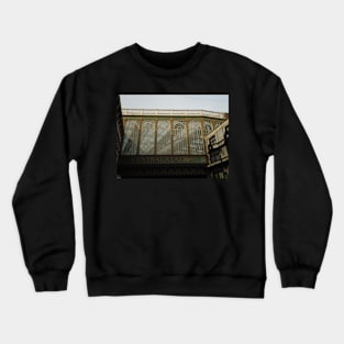 The Hielanman's Umbrella, Central Station, Glasgow Crewneck Sweatshirt